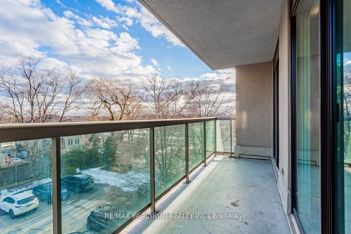 935 Sheppard Ave W, unit 304 for rent