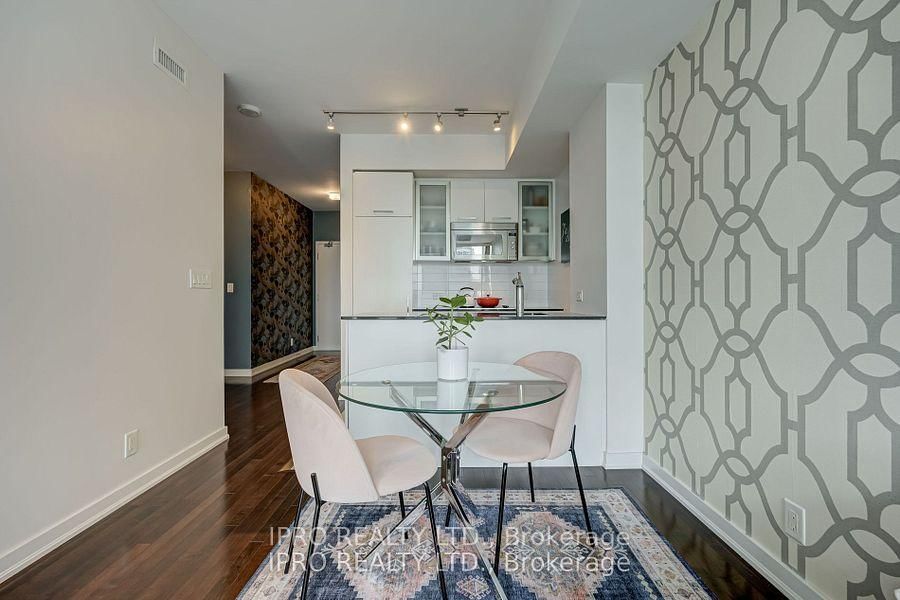 12 York St, unit 1503 for rent - image #12