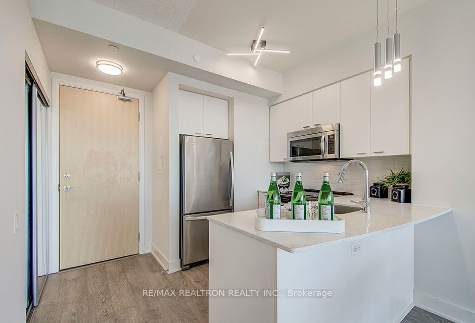 30 Roehampton Ave, unit 2804 for sale - image #10