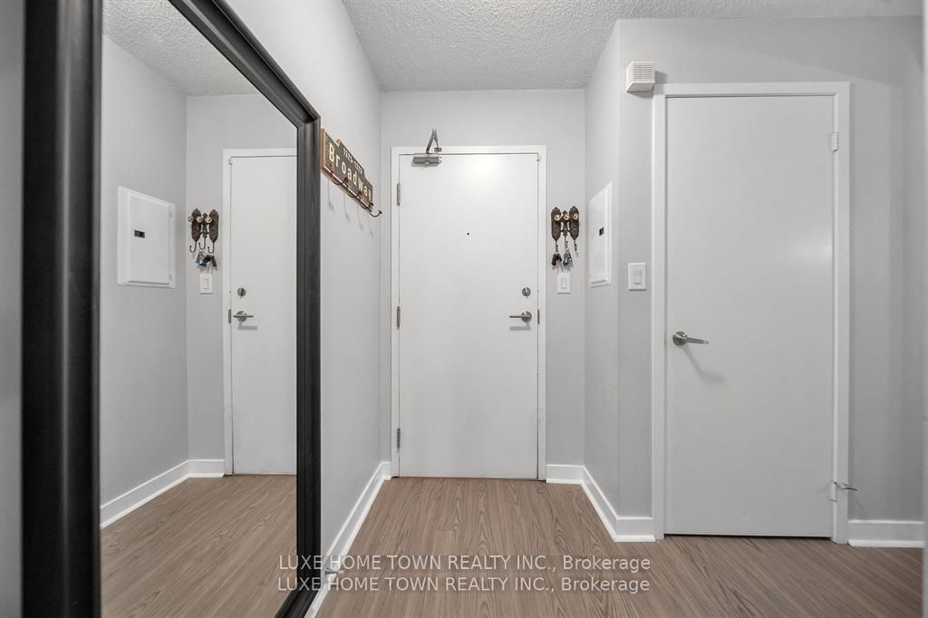 4K Spadina Ave, unit 711 for sale - image #3