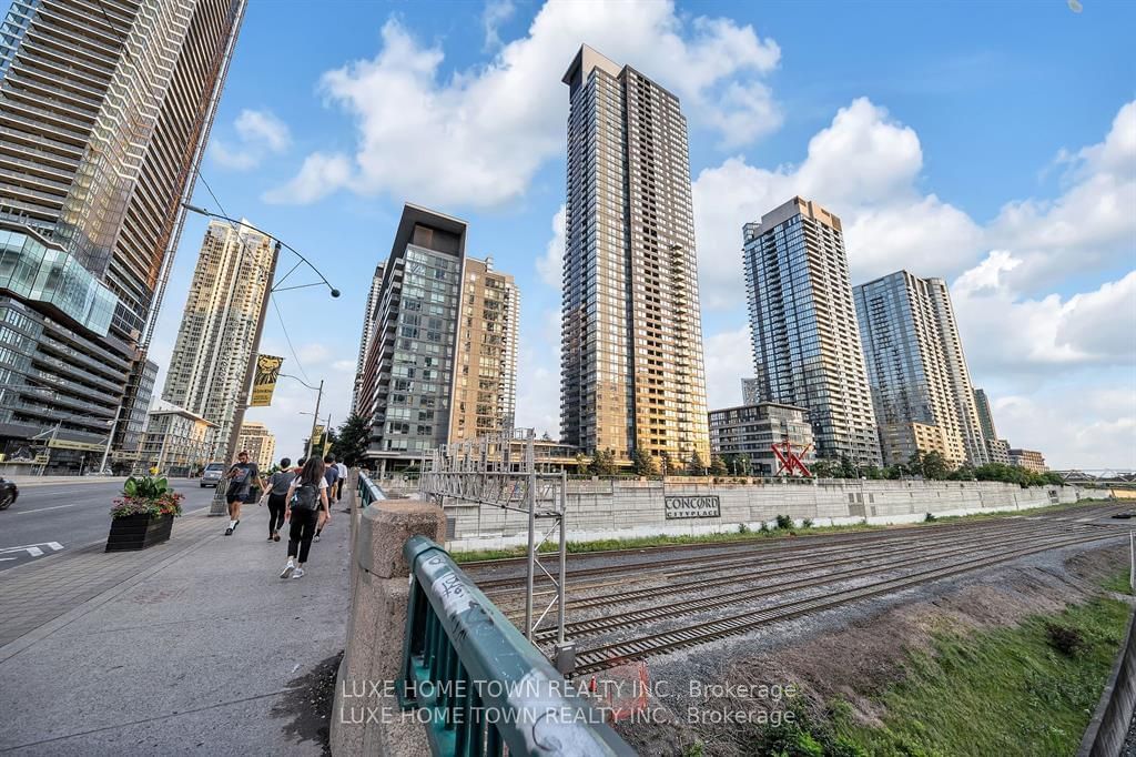 4K Spadina Ave, unit 711 for sale - image #37