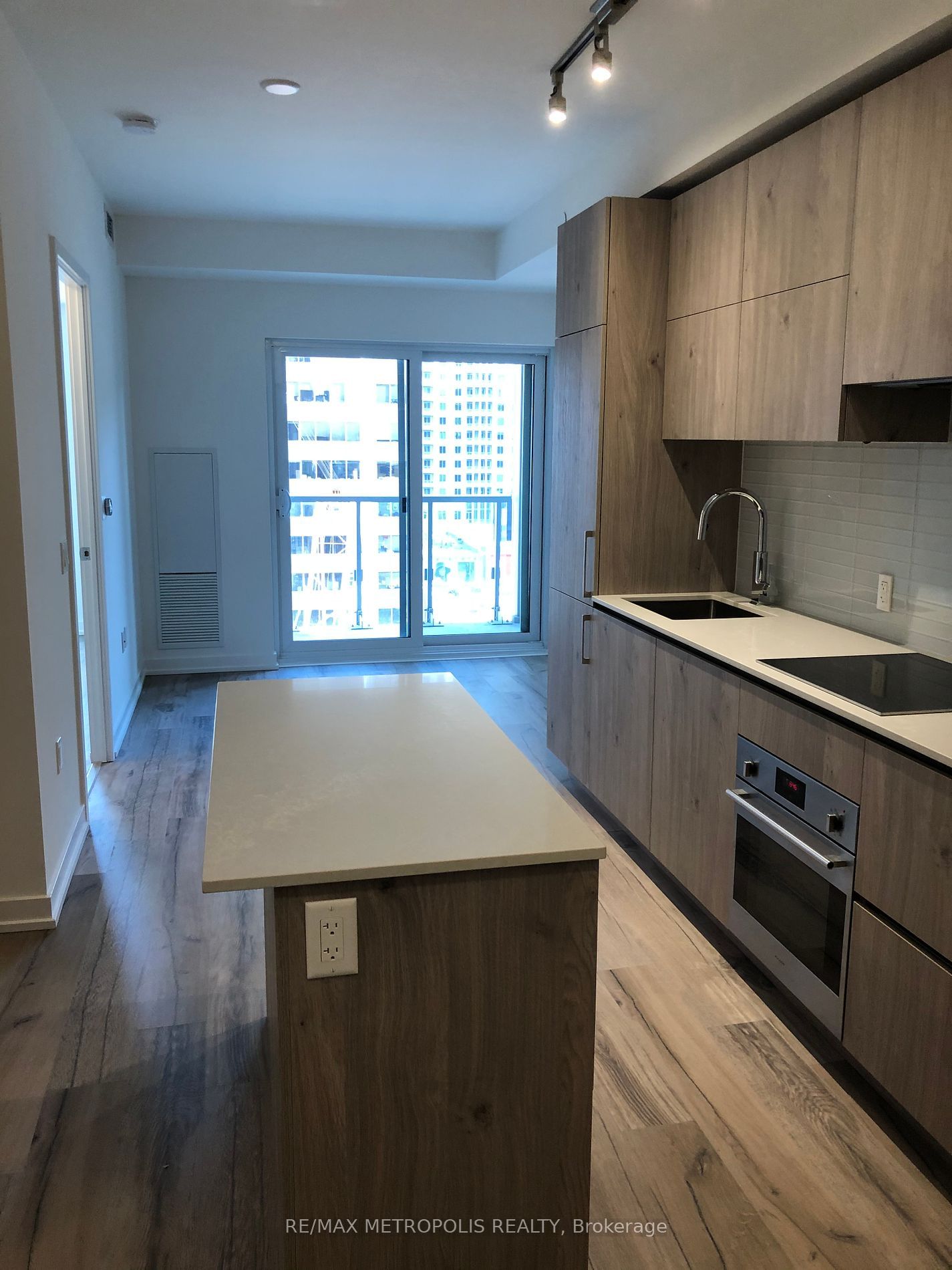 1 Yorkville Ave, unit 912 for rent