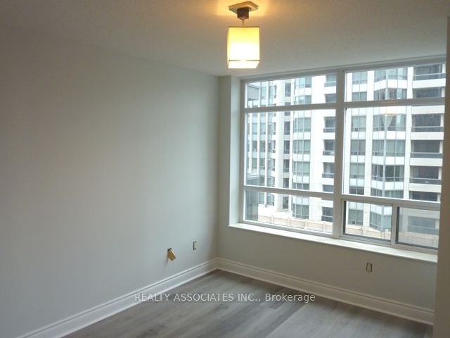 880 Grandview Way, unit 801 for rent - image #10