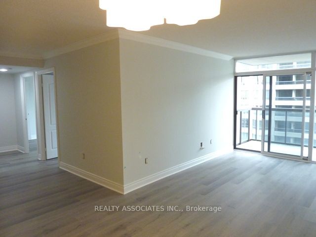 880 Grandview Way, unit 801 for rent - image #2