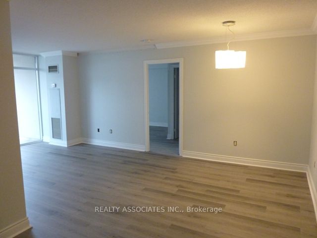 880 Grandview Way, unit 801 for rent - image #4