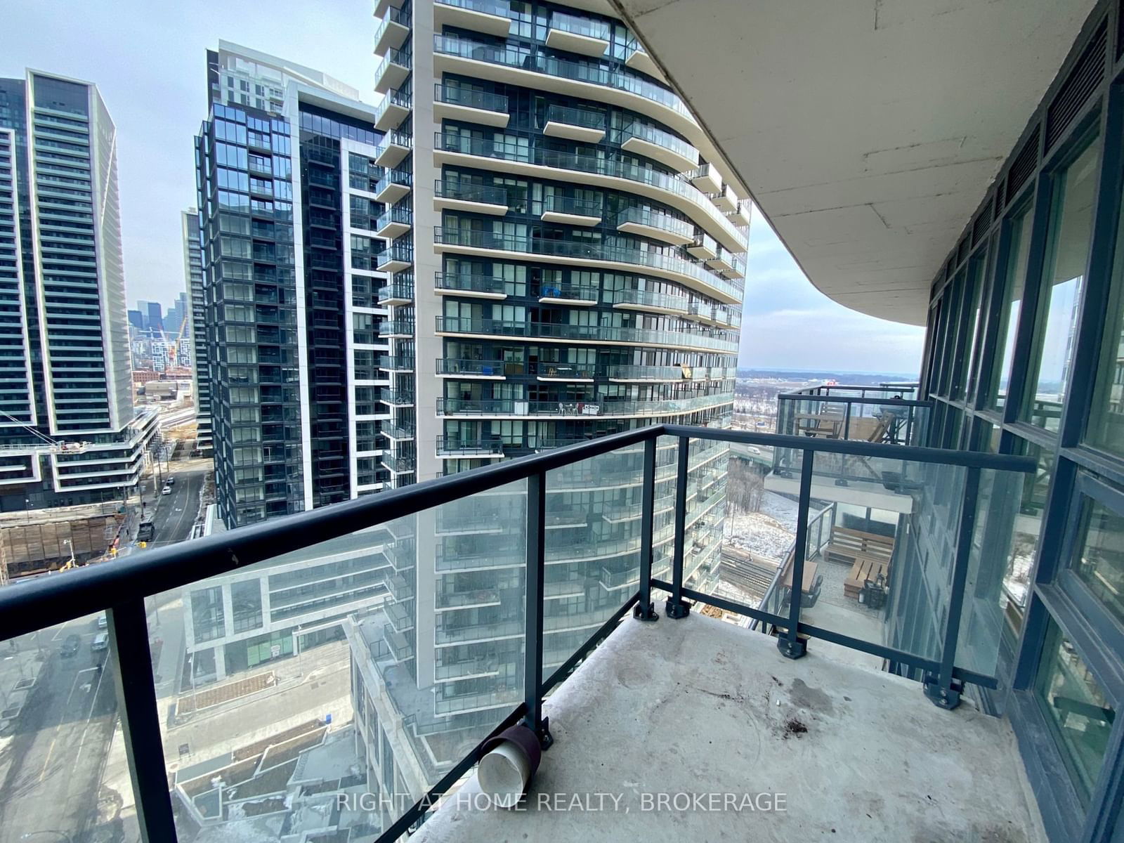 51 East Liberty St, unit 1504 for rent - image #10