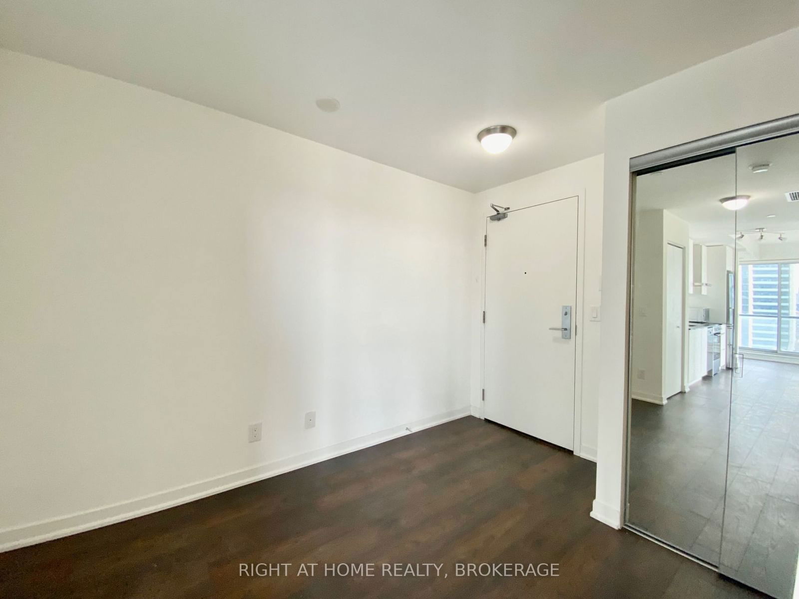 51 East Liberty St, unit 1504 for rent - image #7