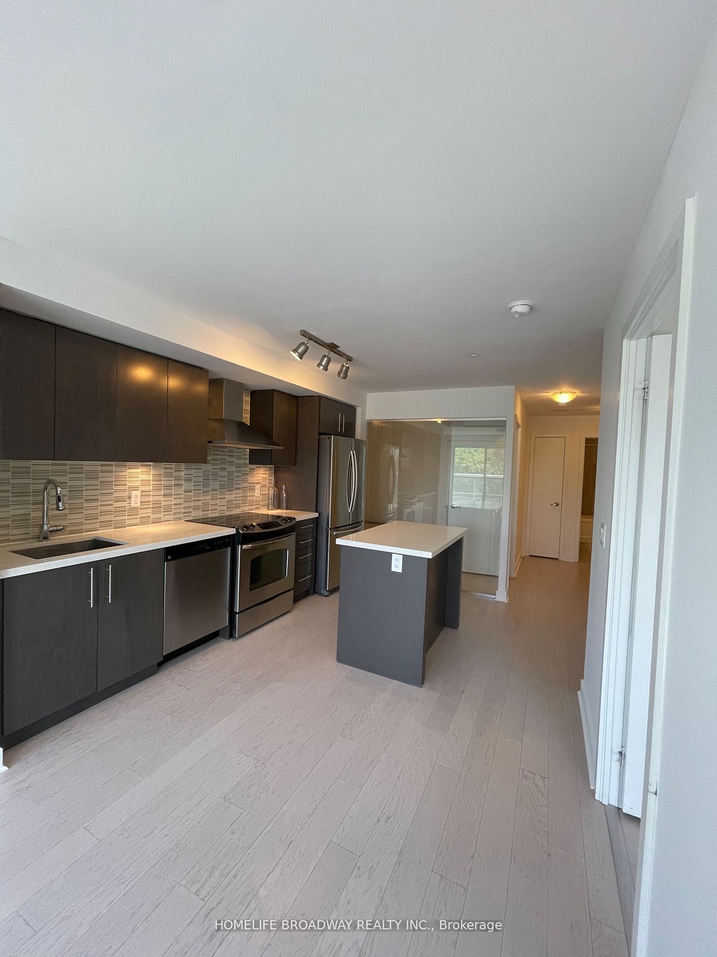 58 Orchard View Blvd, unit 416 for sale