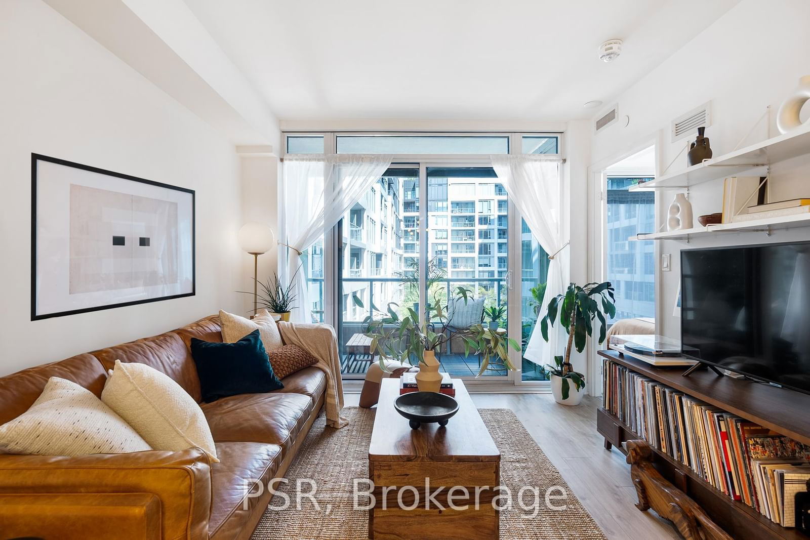 576 Front St W, unit 412 for sale - image #11