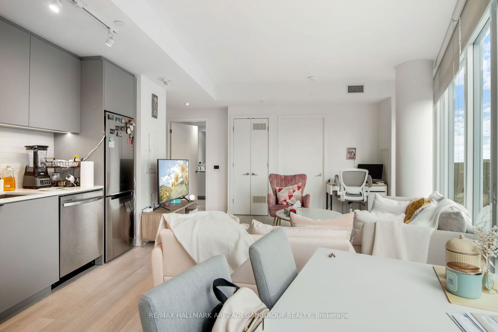 50 Power St, unit 1213 for sale - image #15