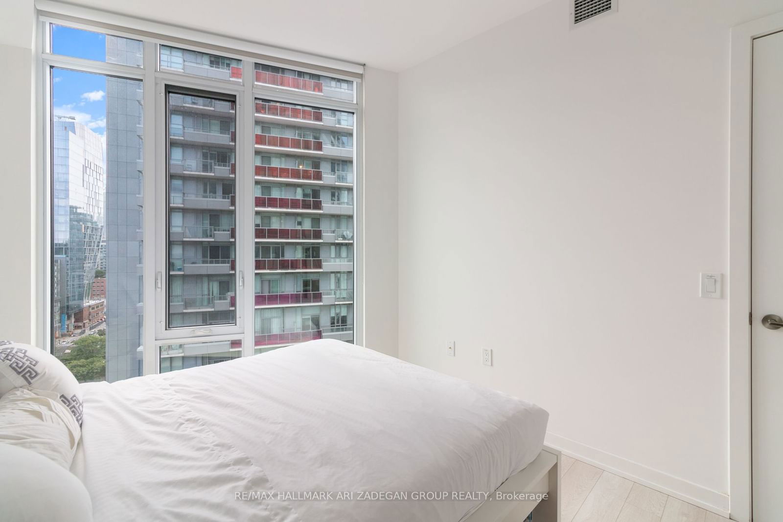 50 Power St, unit 1213 for sale - image #19