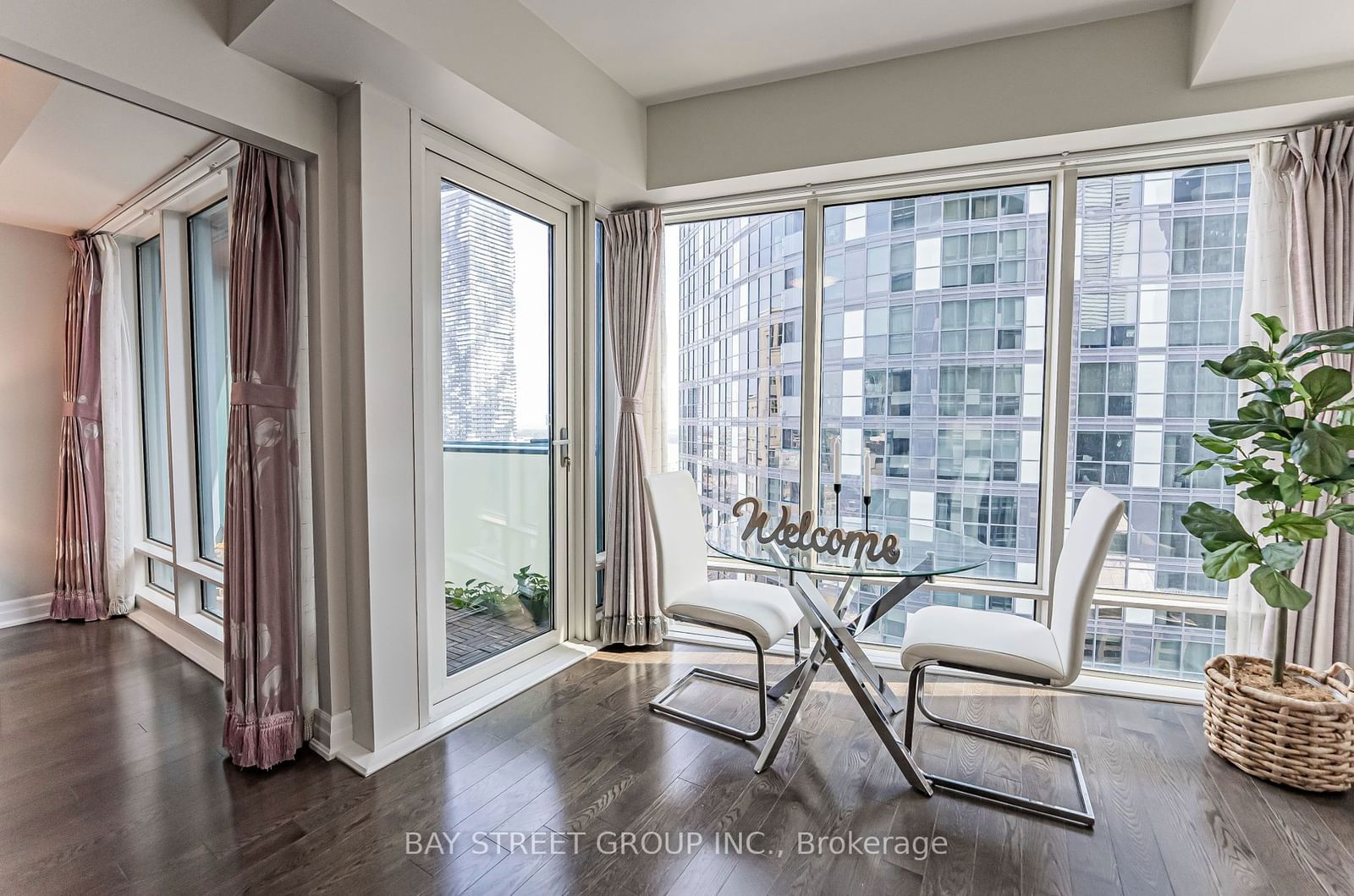 8 The Esplanade, unit 2712 for sale - image #10