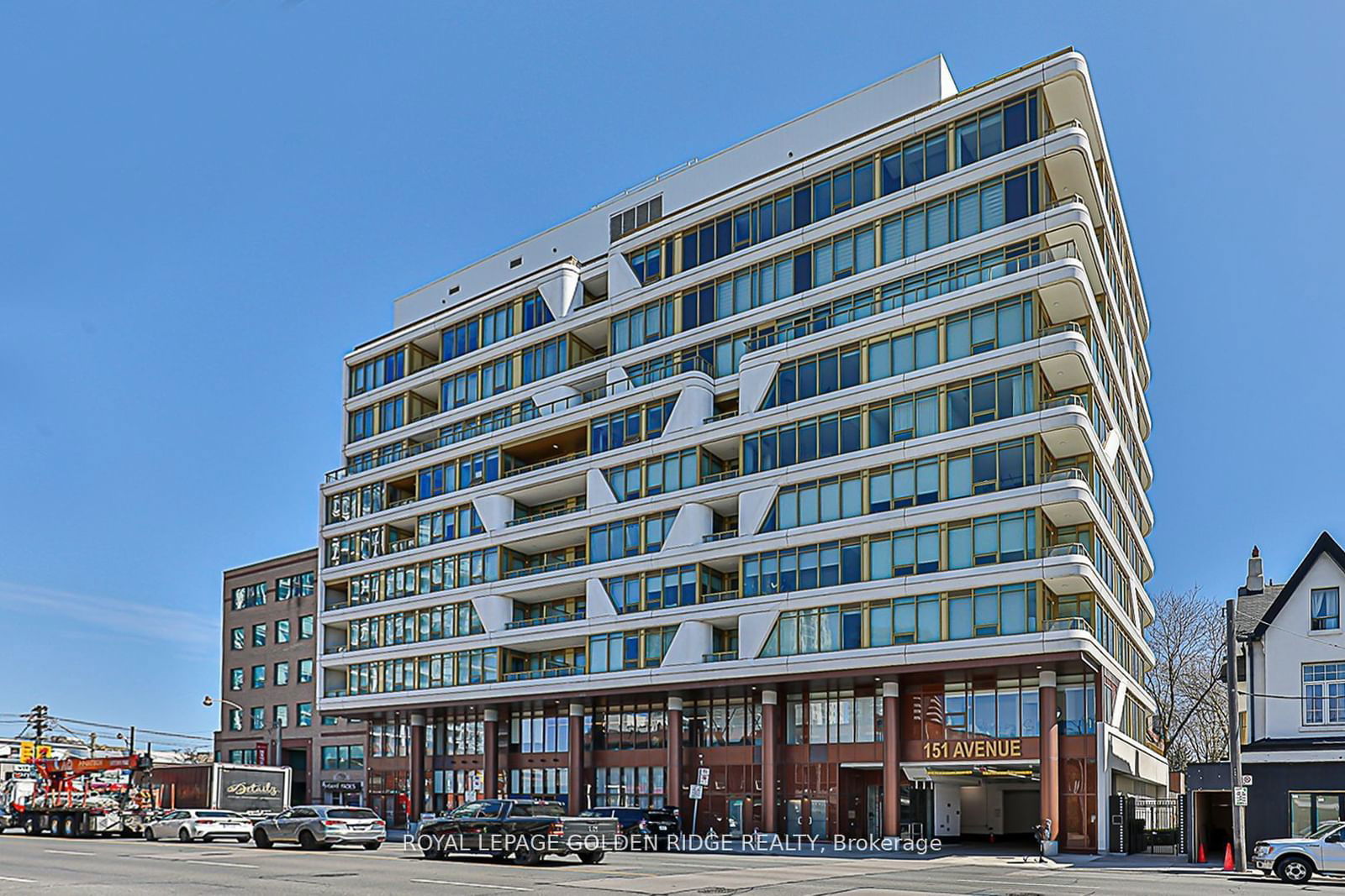 151 Avenue Rd, unit 407 for sale - image #1