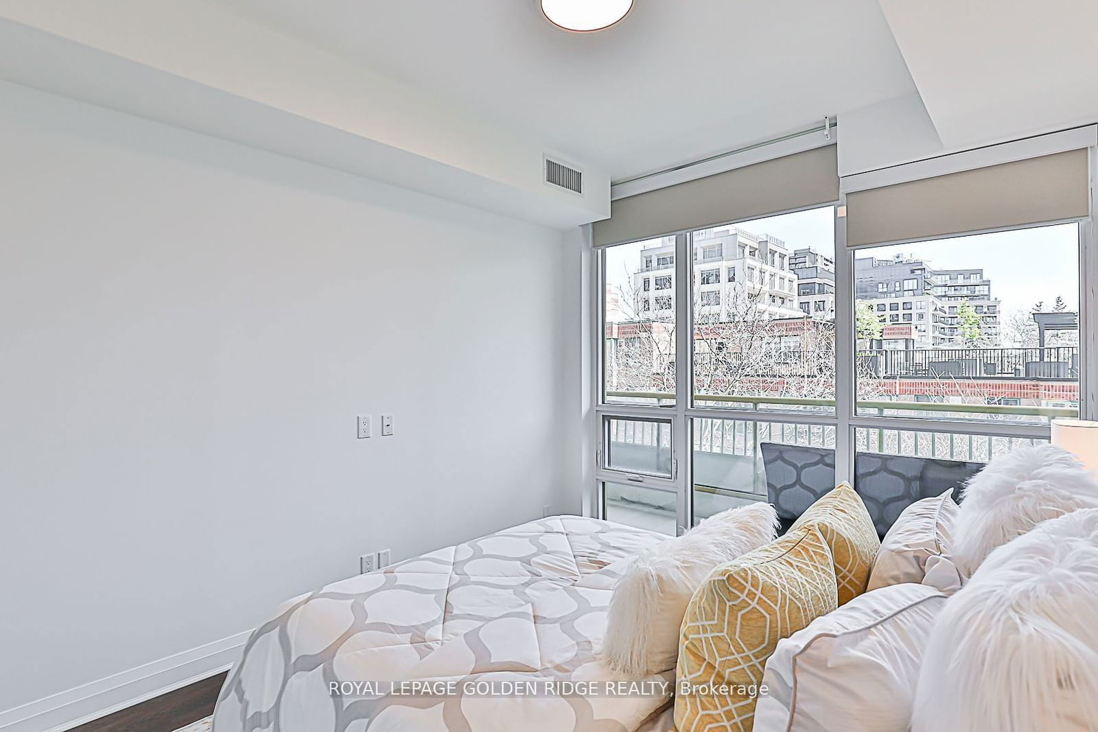 151 Avenue Rd, unit 407 for sale - image #12