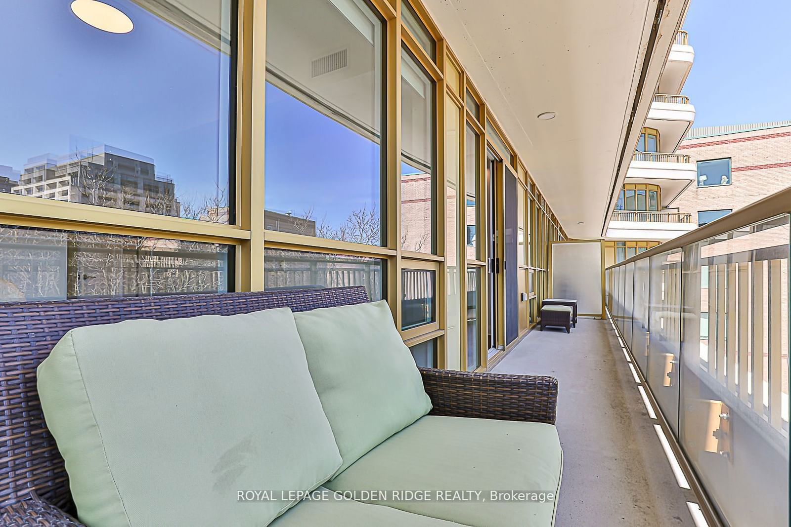 151 Avenue Rd, unit 407 for sale - image #4