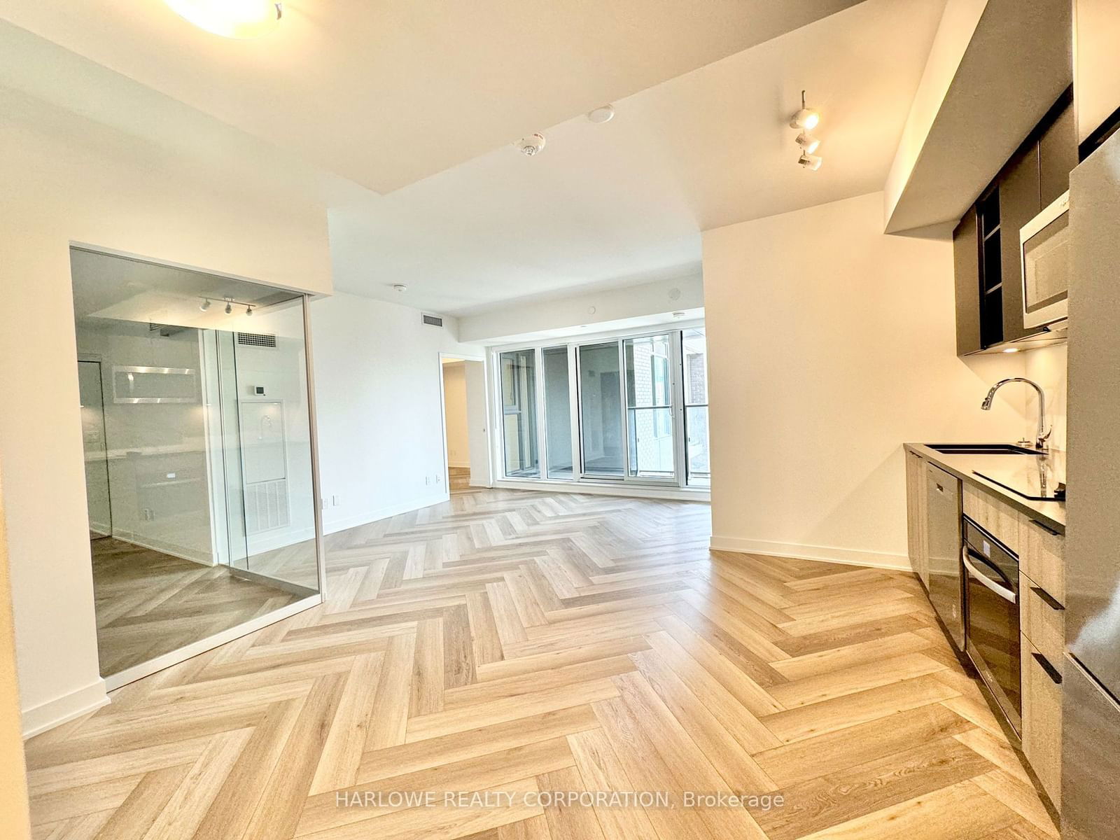 543 Richmond St W, unit 713 for sale - image #2