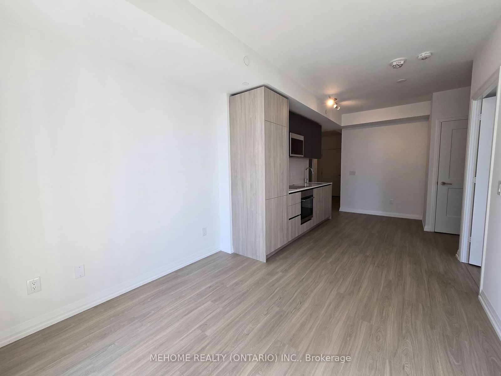 28 widmer St, unit 3920 for rent - image #19