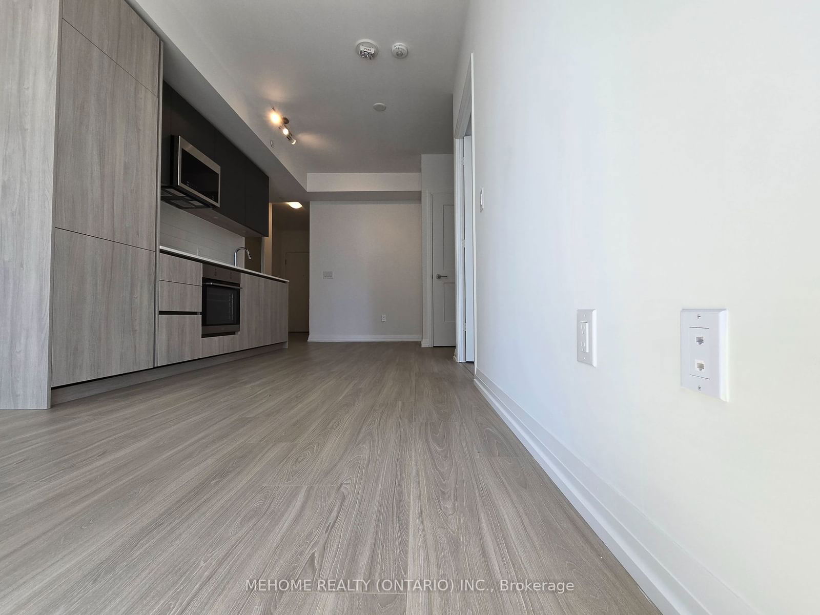 28 widmer St, unit 3920 for rent - image #20