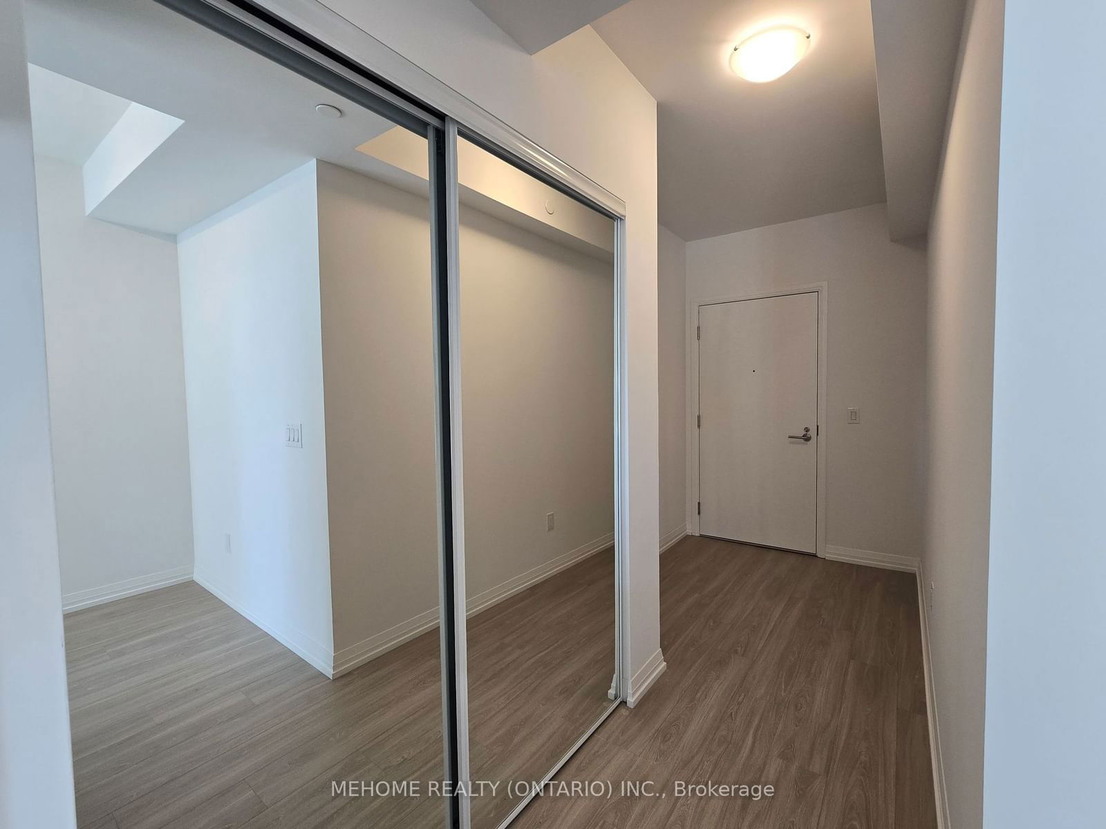 28 widmer St, unit 3920 for rent - image #5