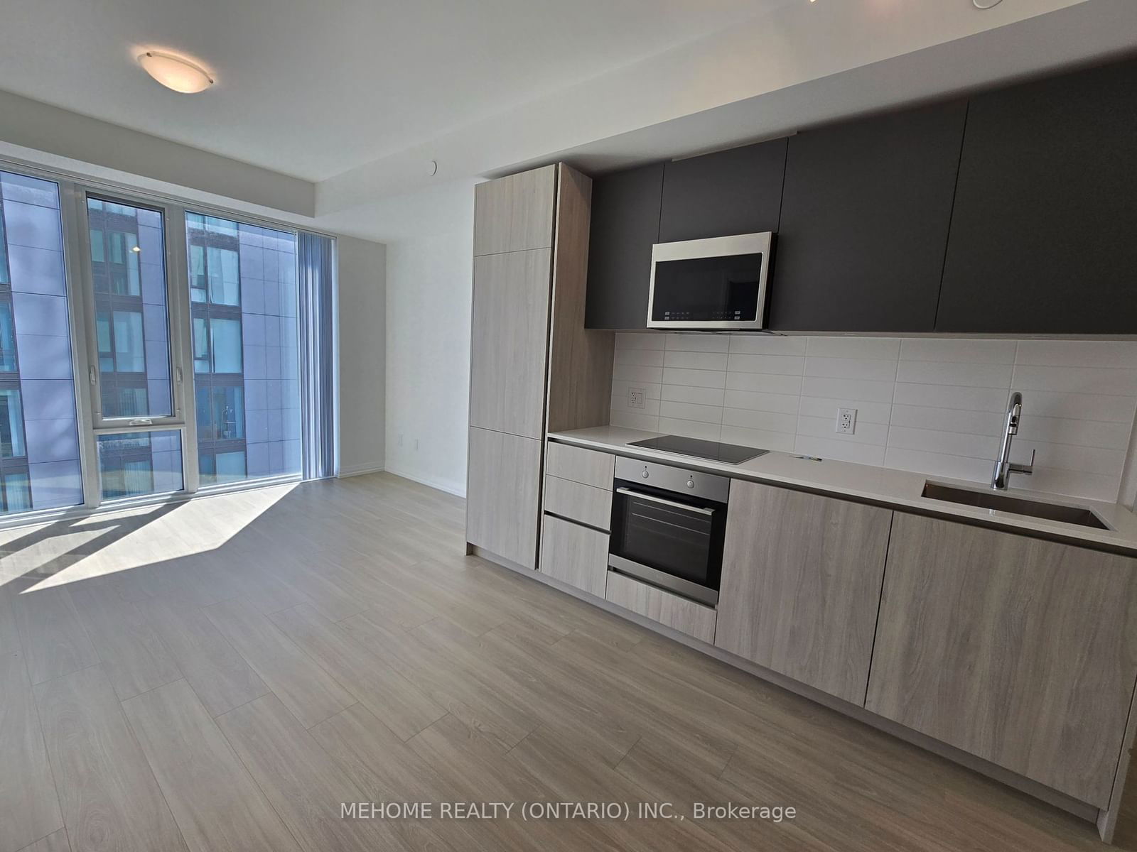 28 widmer St, unit 3920 for rent - image #8