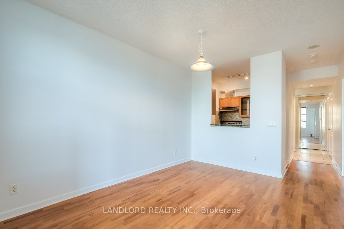 438 Richmond St W, unit 301 for rent - image #9