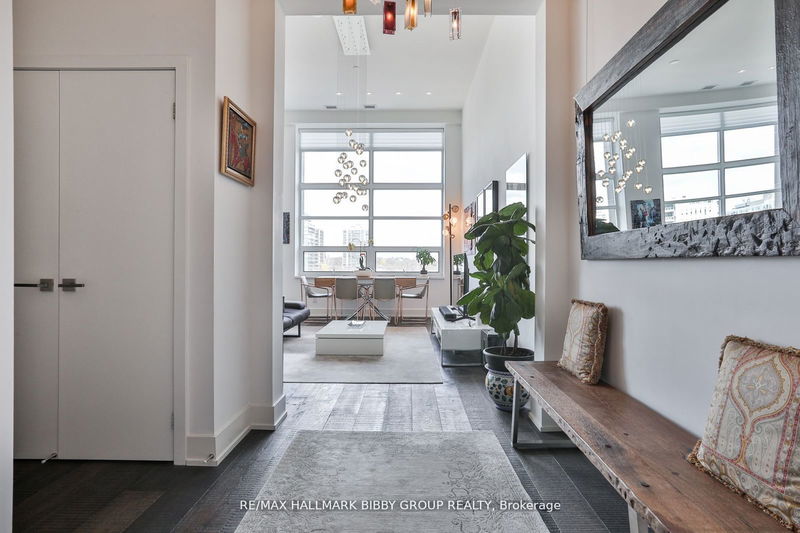 111 St Clair Ave W, unit 819 for sale - image #1