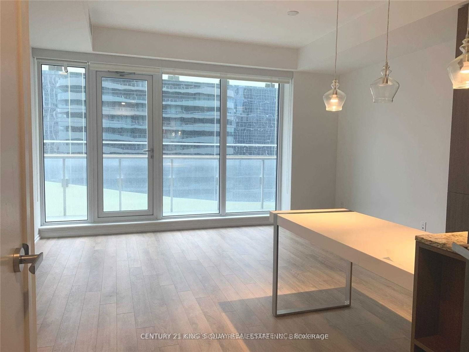 197 Yonge St, unit 1706 for rent