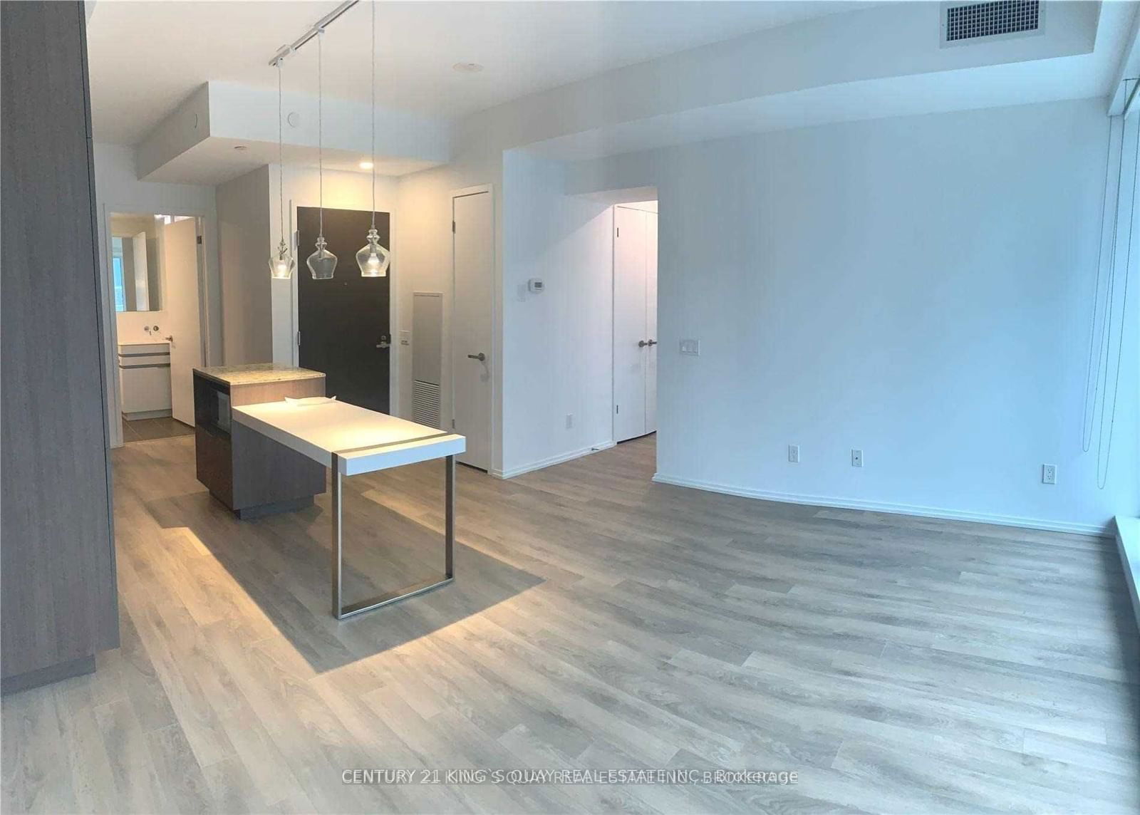 197 Yonge St, unit 1706 for rent - image #6