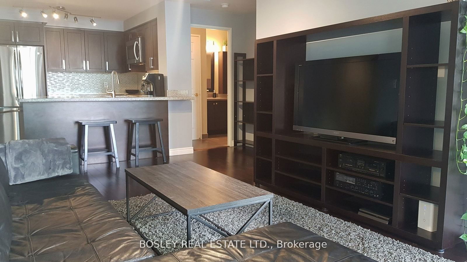 23 Hollywood Ave, unit 2101 for rent