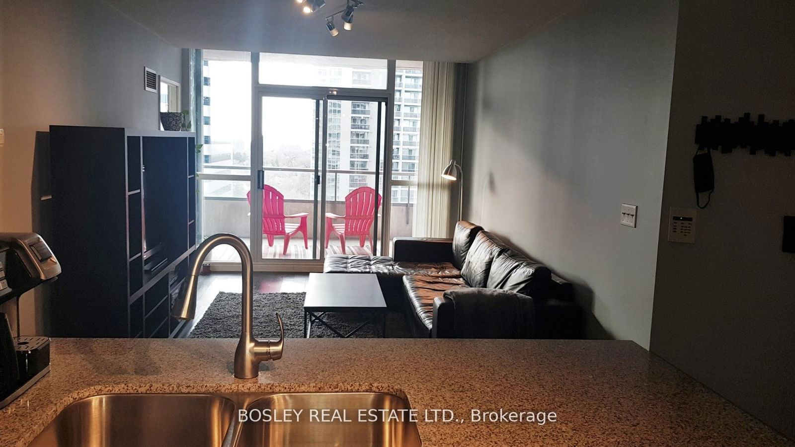 23 Hollywood Ave, unit 2101 for rent