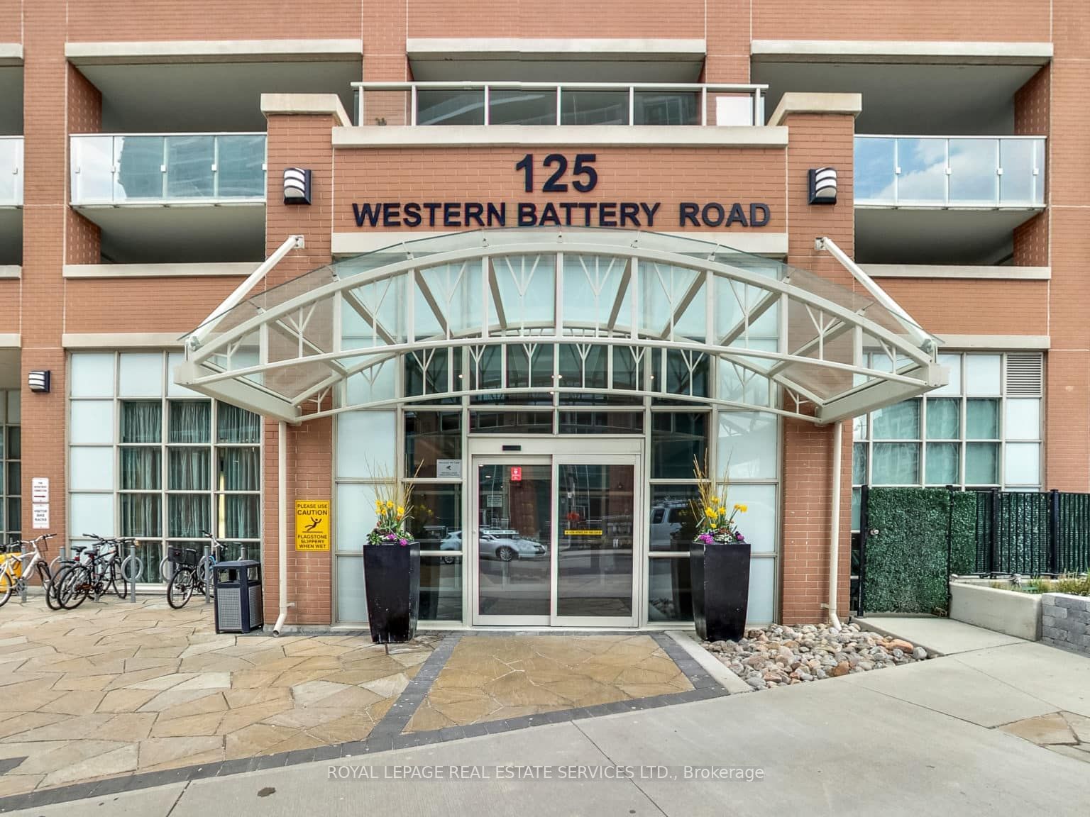 125 Western Battery Rd, unit 502 for rent - image #2