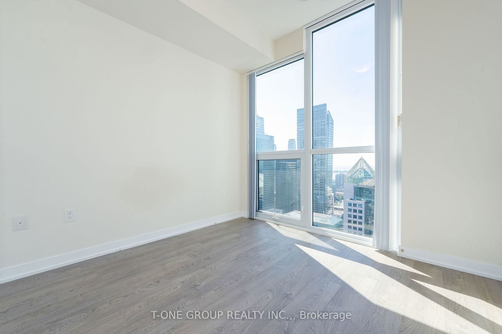 99 John St, unit 4002 for sale - image #10