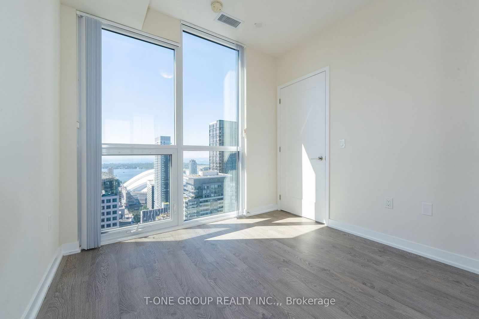 99 John St, unit 4002 for sale