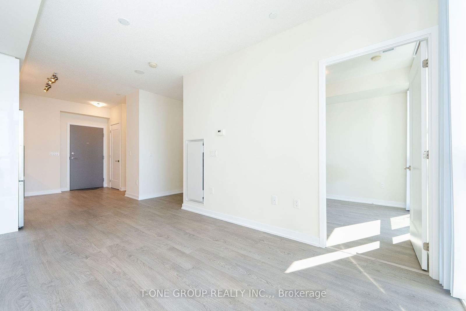 99 John St, unit 4002 for sale - image #8