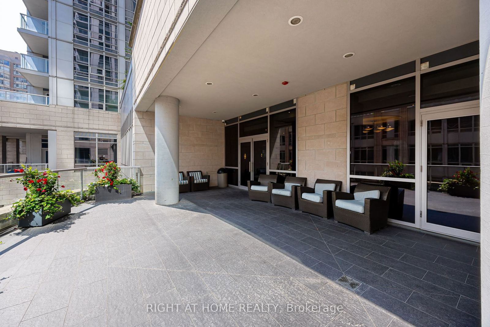 763 Bay St, unit 1006 for sale