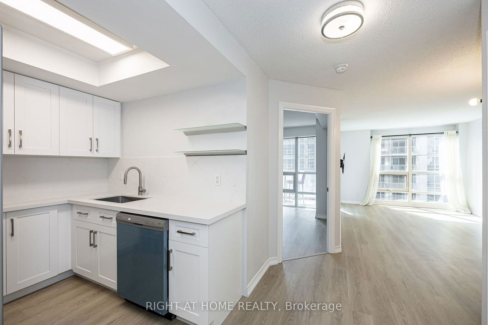 763 Bay St, unit 1006 for sale - image #7