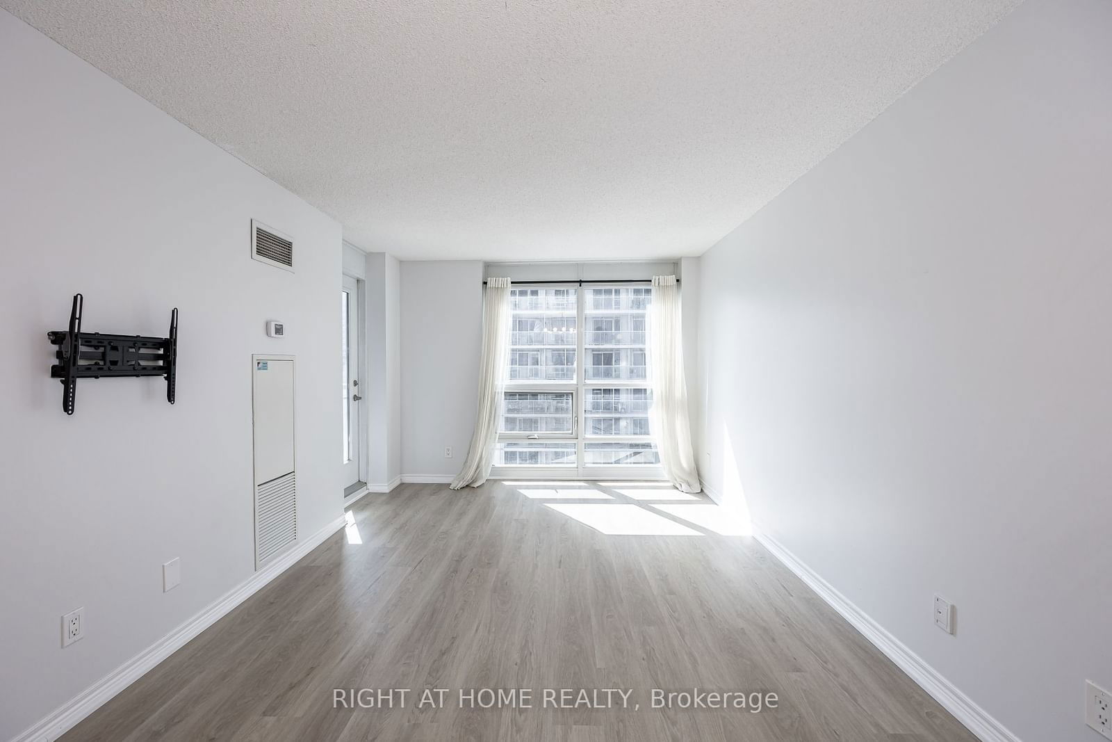 763 Bay St, unit 1006 for sale - image #9