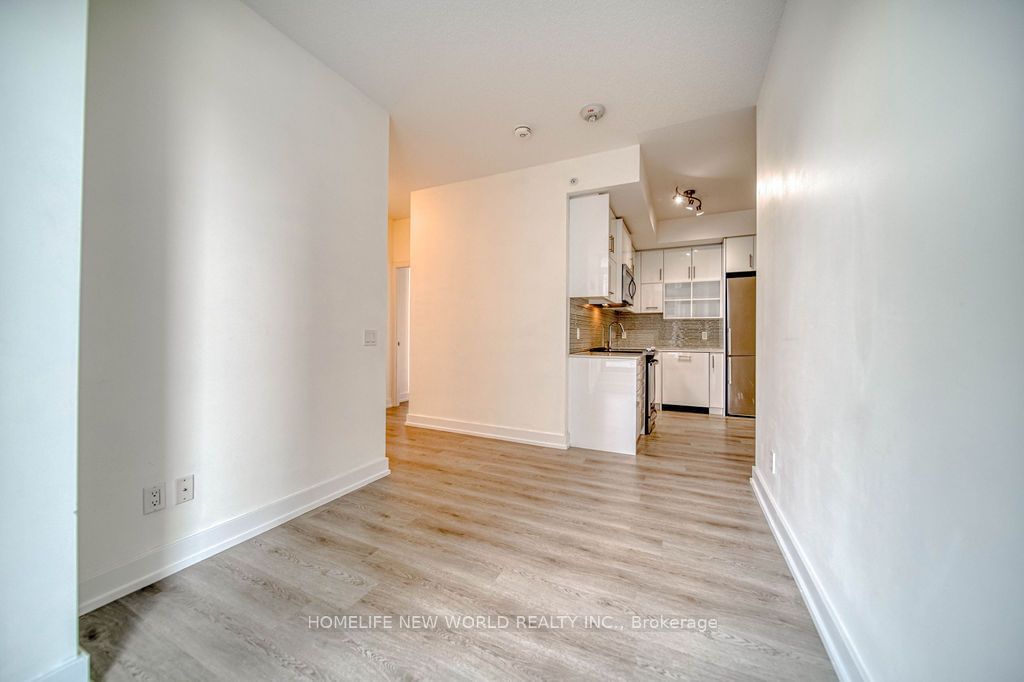 128 Fairview Mall Dr, unit 319 for sale - image #11