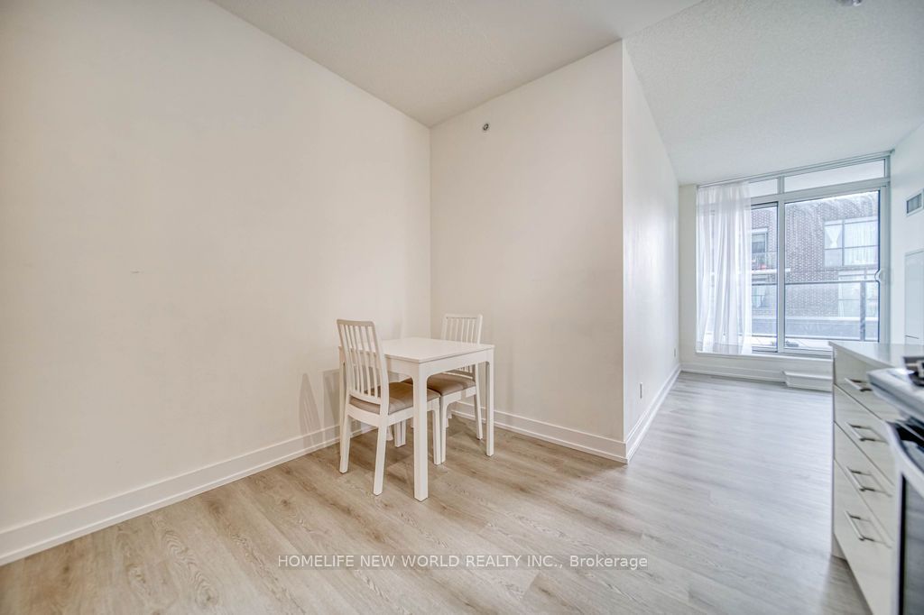 128 Fairview Mall Dr, unit 319 for sale - image #9