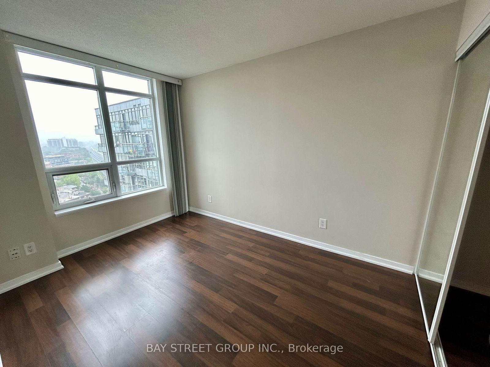 38 Joe Shuster Way, unit 1608 for rent