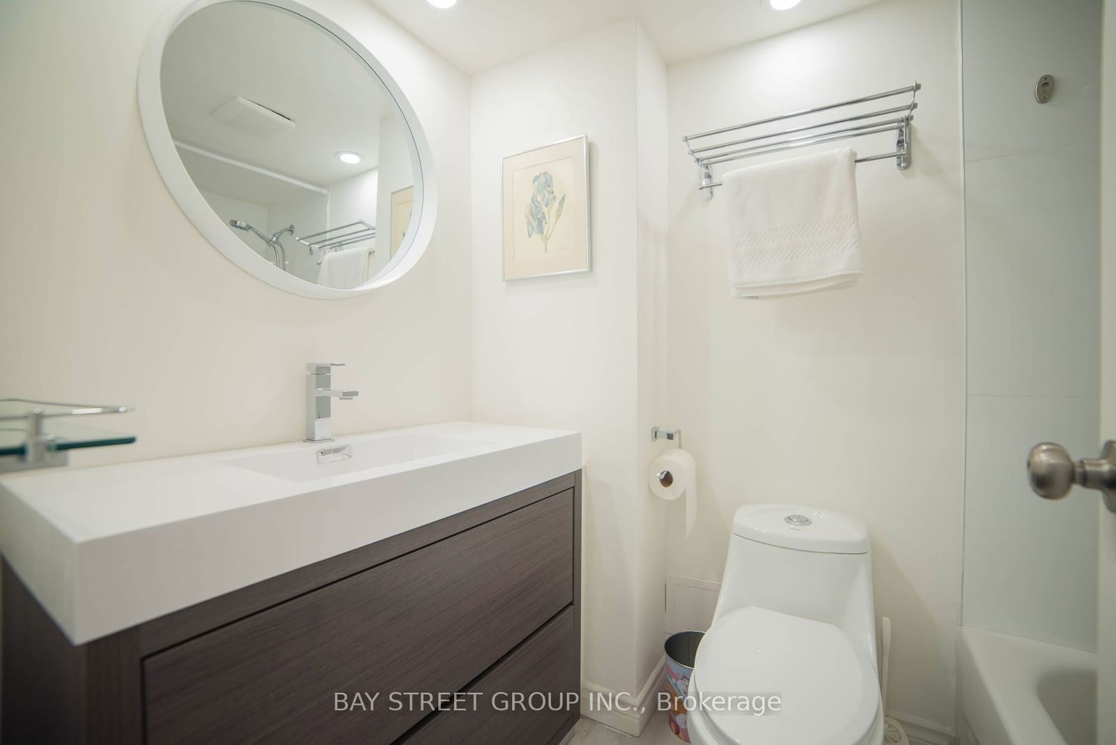 30 Gloucester St, unit 1910 for rent - image #7