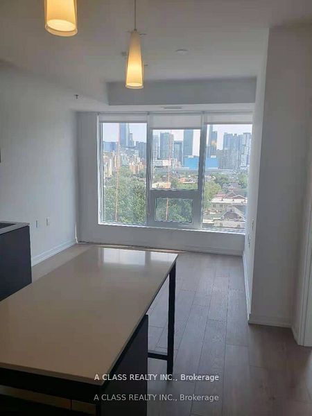 203 College St, unit 801 for rent - image #3