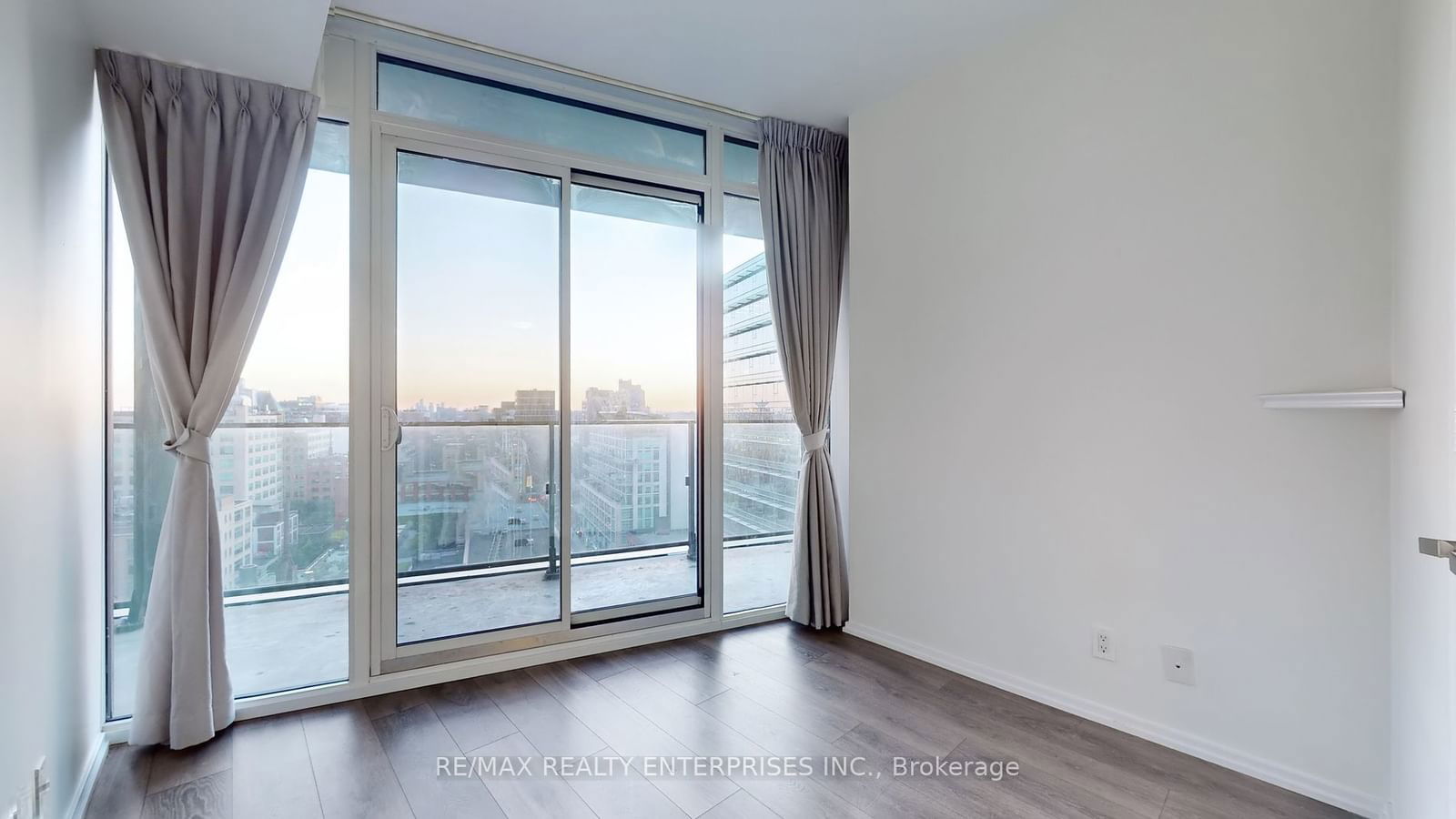 125 Peter St, unit 1301 for sale - image #13