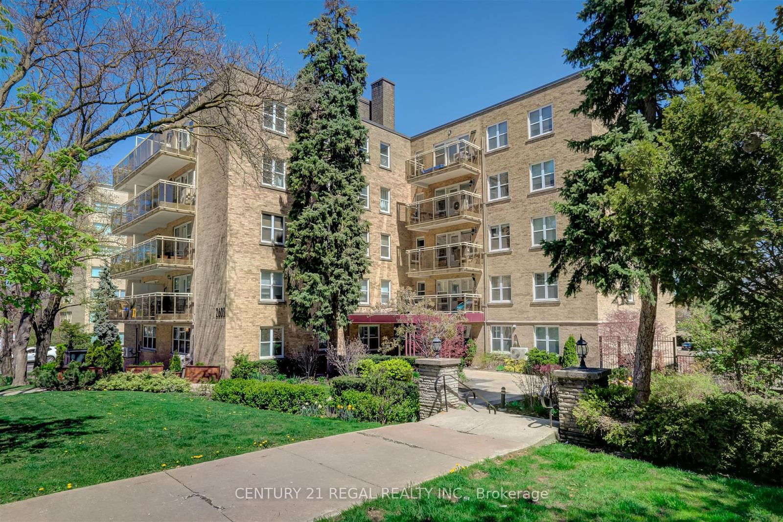 The Courtyards of Upper Forest Hill, Midtown, Toronto