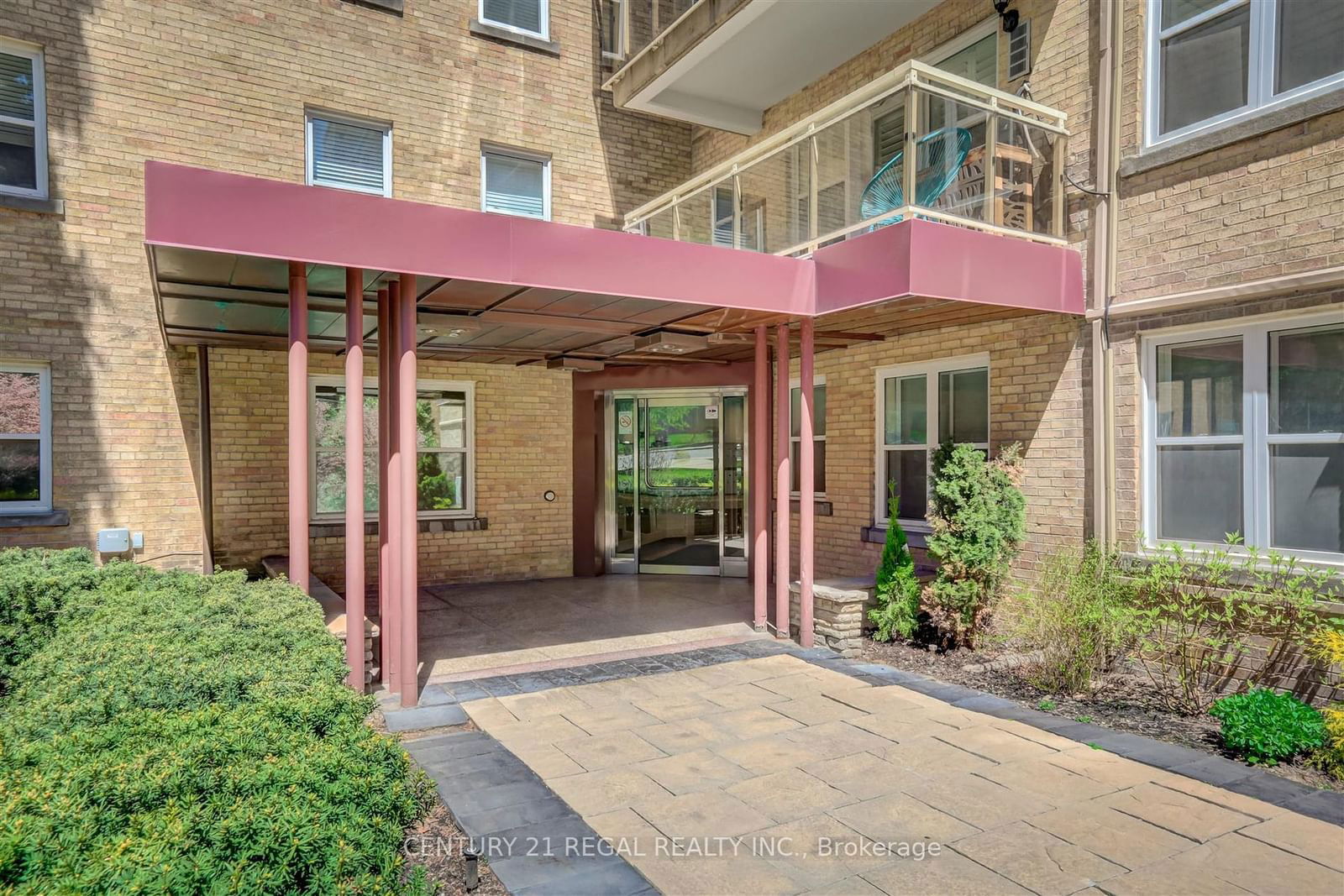 The Courtyards of Upper Forest Hill, Midtown, Toronto