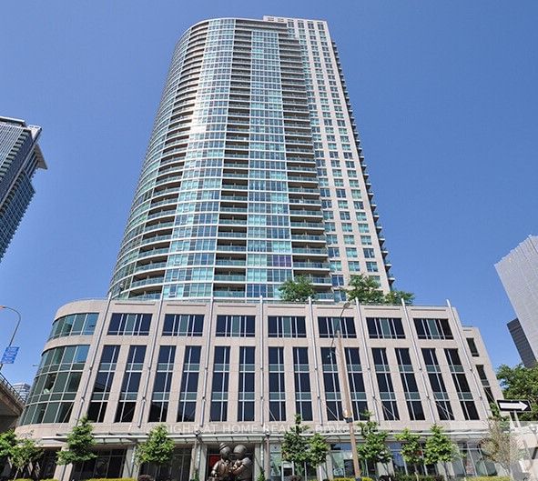 18 Yonge St, unit 809 for rent