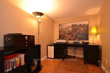 18 Yonge St, unit 809 for rent - image #3