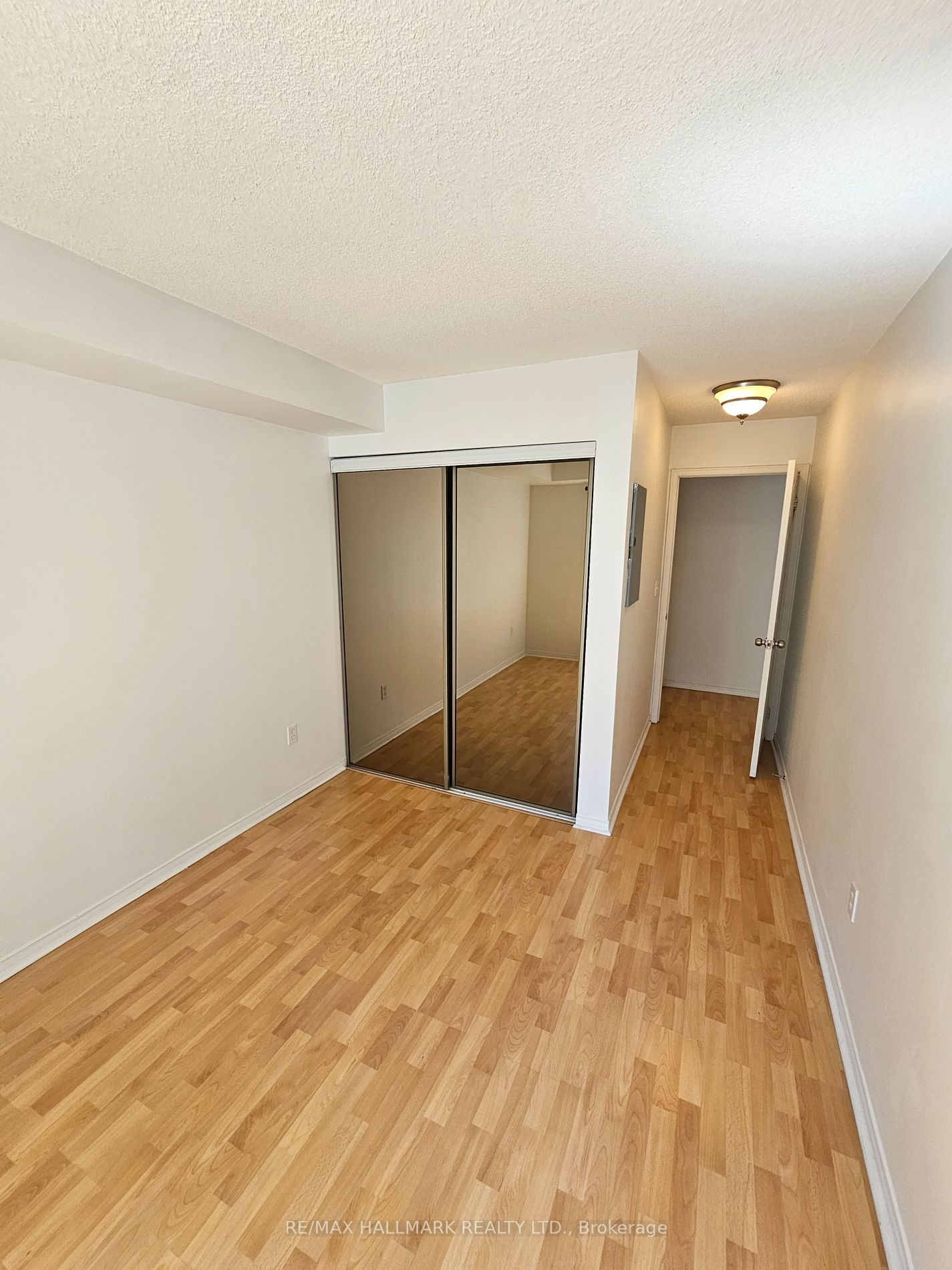 29 Pemberton Ave, unit 409 for rent