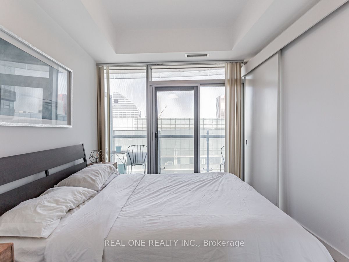 12 York St, unit 4710 for rent