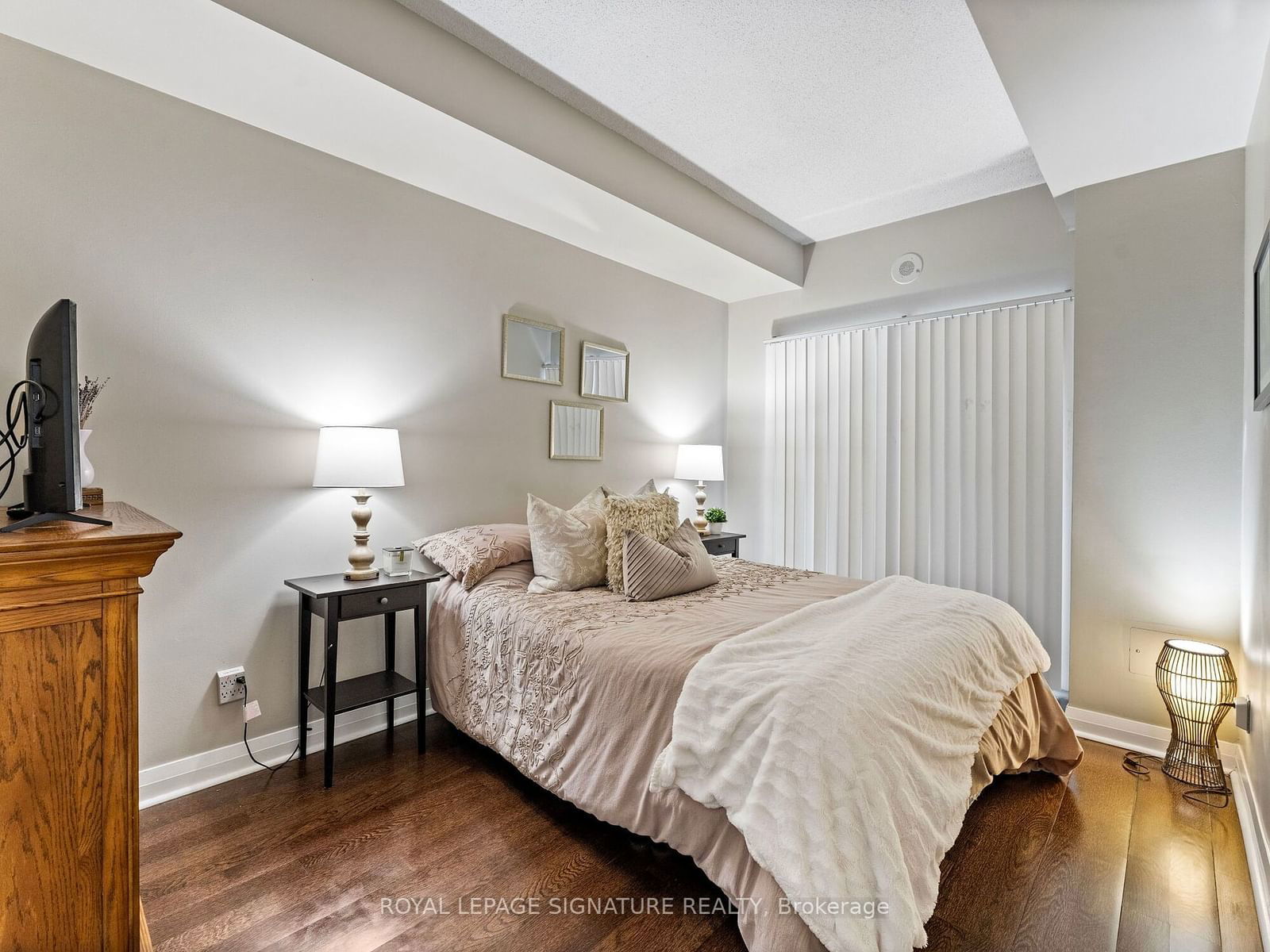 1121 Bay St, unit 306 for sale - image #20